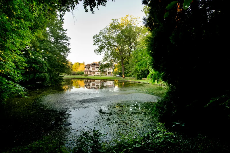 Domaine de la Nèle — the château and grounds