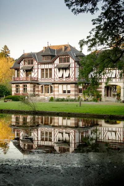 Domaine de la Nèle — the château and grounds