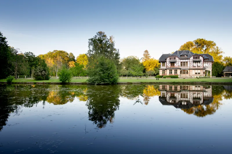 Domaine de la Nèle — the château and grounds